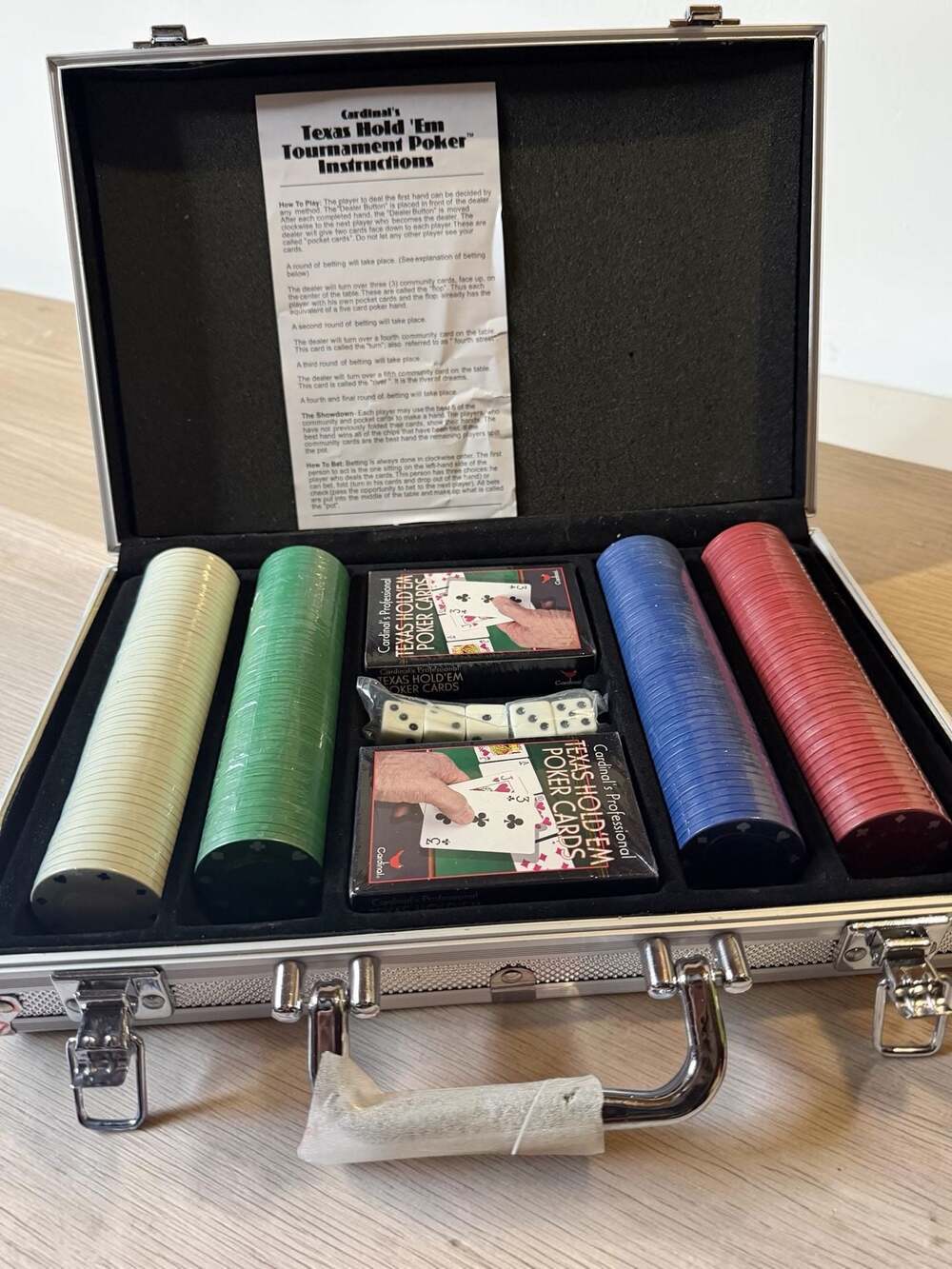 Cardinal Texas Hold 'Em Tournament Poker Set with Aluminum Carrying Case